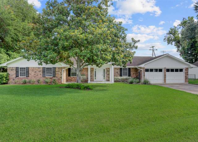 Property at 709 Bob-o-link Ln, Wharton, TX 77488, 4 beds, 2 baths