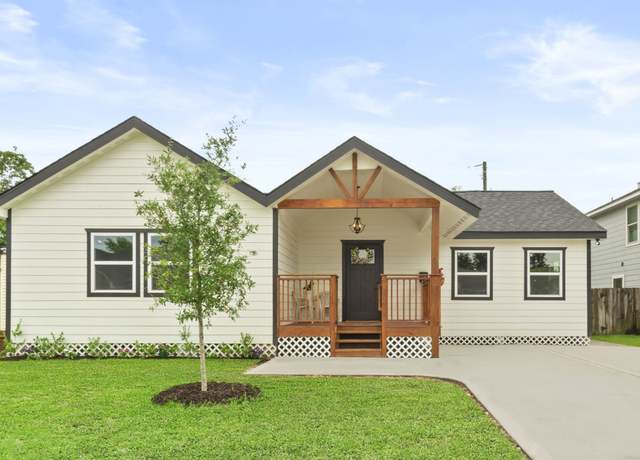 Property at 1426 16th St, Galena Park, TX 77547, 4 beds, 2 baths