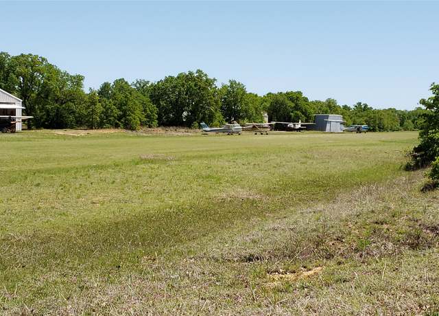 Property at 122 Cliffview Dr, Nocona, TX 76255