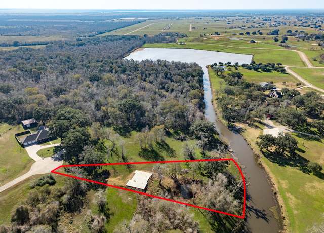 Property at 320 Turning Bayou Trl, Angleton, TX 77515