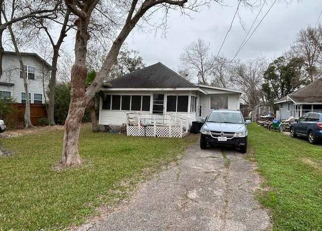 Property at 206 Fairfield St, Shoreacres, TX 77571, 2 beds, 1.5 baths