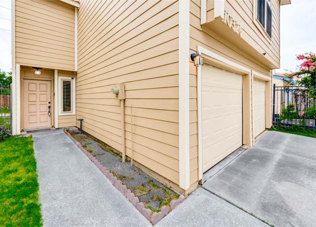 Property at 10326 Bridgeland Ln, Houston, TX 77041, 3 beds, 2.5 baths