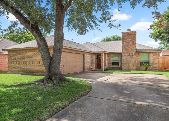 Property at 10938 Dogwood Dr, La Porte, TX 77571, 3 beds, 2 baths