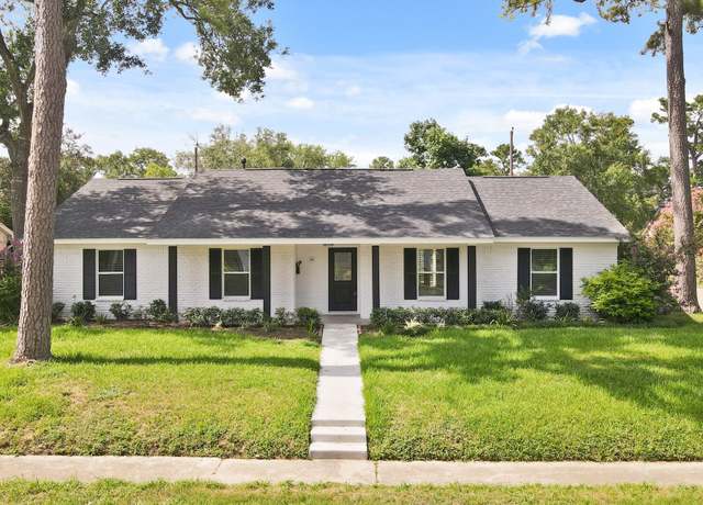 Property at 5943 Greenmont Dr, Houston, TX 77092, 3 beds, 2.5 baths