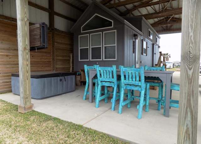 Property at 2434 Gulfview Dr, Sargent, TX 77414, 1 bed, 1 bath