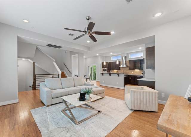 Property at 5739 Petty St, Houston, TX 77007, 3 beds, 3.5 baths