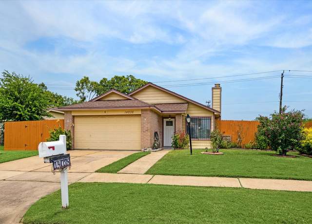 Property at 14038 Towne Way Dr, Sugar Land, TX 77498, 3 beds, 2 baths