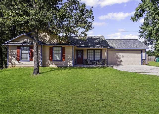 Property at 432 Parkview Dr, Onalaska, TX 77351, 3 beds, 2 baths