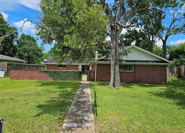 Property at 5119 Bayou Dr, Dickinson, UT 77539, 3 beds, 2 baths