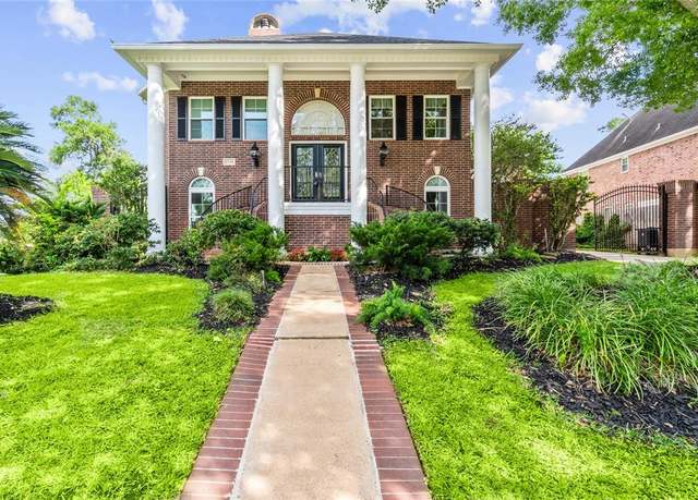 Property at 1734 Forestlake Dr, Sugar Land, TX 77479, 4 beds, 3.5 baths