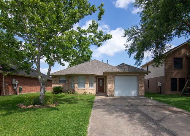 Property at 5705 Fargo Dr, Dickinson, TX 77539, 3 beds, 2 baths
