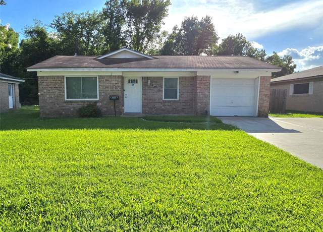 Property at 1805 N 5th St, Baytown, TX 77520, 4 beds, 1 bath