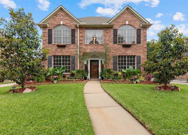 Property at 2110 Shadow Bay Cir, League City, TX 77573, 4 beds, 2.5 baths