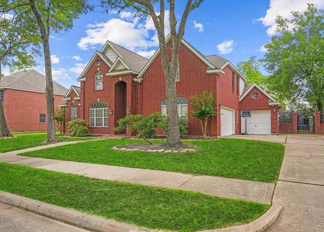Property at 4426 Park Bend Dr, Baytown, TX 77521, 4 beds, 2.5 baths