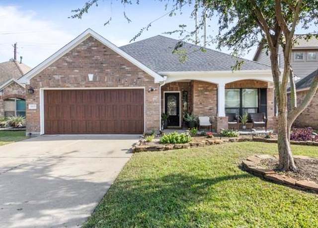 Property at 4905 E Meadow Dr, Deer Park, TX 77536, 3 beds, 2 baths