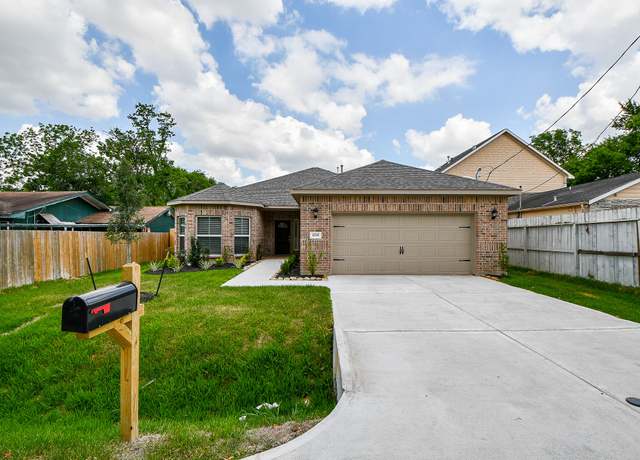 Property at 6718 Utah St, Houston, TX 77091, 4 beds, 2.5 baths