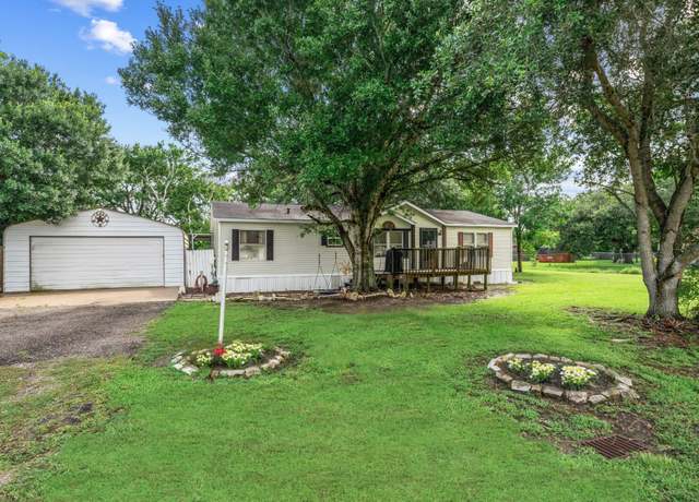 Property at 1516 Avenue J, Danbury, TX 77534, 3 beds, 2 baths
