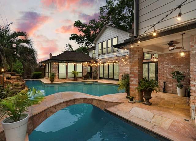 Property at 8706 Ashridge Park Dr, Spring, TX 77379, 6 beds, 4.5 baths