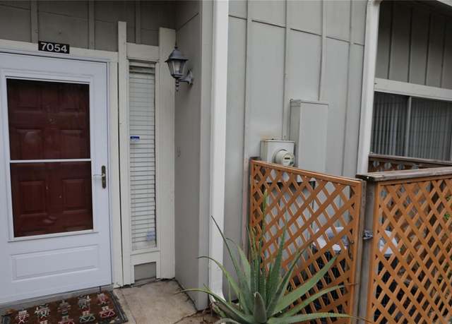 Property at 7054 Greenway Chase St #513, Houston, TX 77072, 2 beds, 1.5 baths
