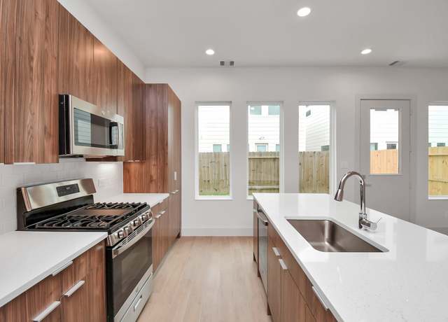 Property at 4407 Abaco Ln, Houston, TX 77045, 3 beds, 2.5 baths