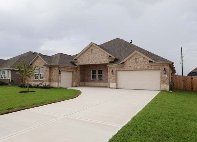 Property at 11614 Old Fashion Cir, Mont Belvieu, TX 77535, 4 beds, 3.5 baths