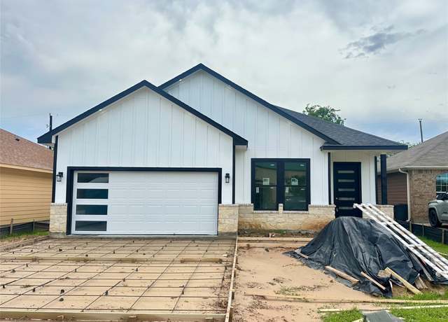 Property at 213 N 7th St, La Porte, TX 77571, 3 beds, 2 baths