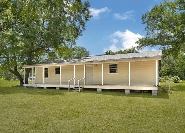 Property at 26417 Bedias Dr, Bedias, TX 77831, 3 beds, 2 baths