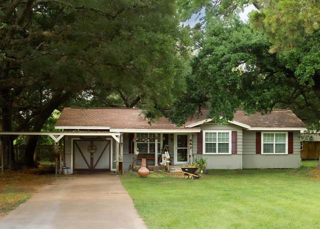 Property at 447 Fm 2540 N, Van Vleck, TX 77482, 3 beds, 1 bath