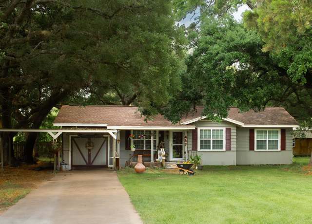 Property at 447 Fm 2540 N, Van Vleck, TX 77482, 3 beds, 1 bath