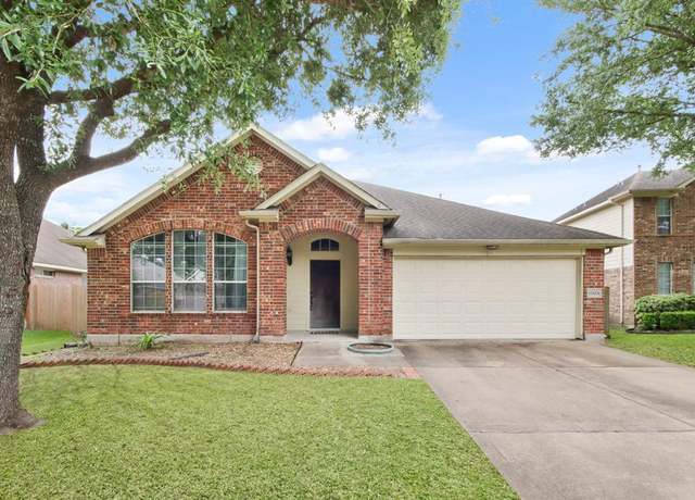 Property at 13614 Brighton Park Dr, Houston, TX 77044, 3 beds, 2 baths