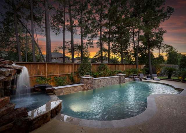 Property at 7511 Raes Creek Dr, Spring, TX 77389, 4 beds, 4.5 baths