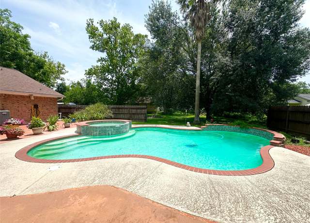 Property at 11855 23rd St, Santa Fe, TX 77510, 3 beds, 2 baths