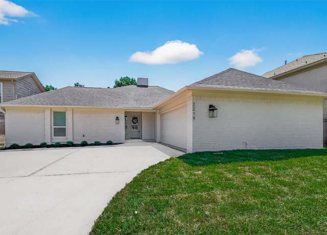 Property at 2219 Briar Branch Dr, Houston, TX 77042, 4 beds, 2 baths