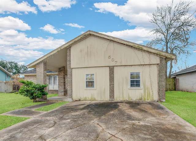 Property at 507 Southern Oaks Dr, Lake Jackson, TX 77566, 4 beds, 2 baths