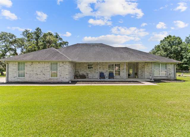 Property at 3015 W Lake Rd, West Columbia, TX 77486, 3 beds, 3 baths