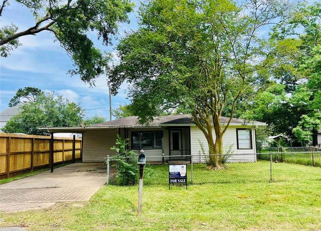 Property at 4919 Donald St, Seabrook, TX 77586, 3 beds, 1 bath