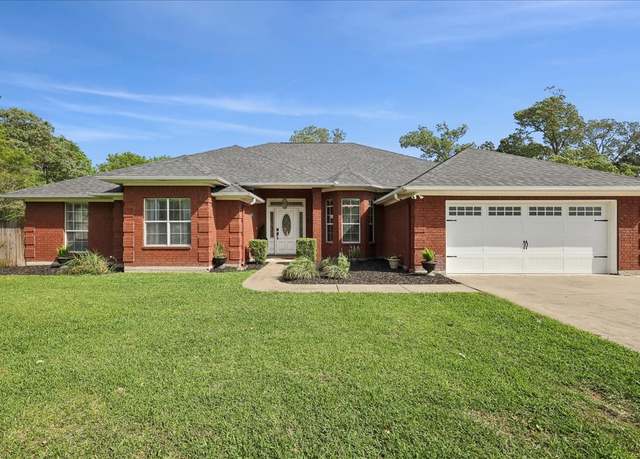 Property at 1302 Dawnwood, Orange, TX 77632, 5 beds, 3 baths