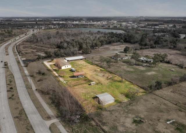 Property at 1815 Thomas Rd, Baytown, TX 77521, 4 beds, 3 baths