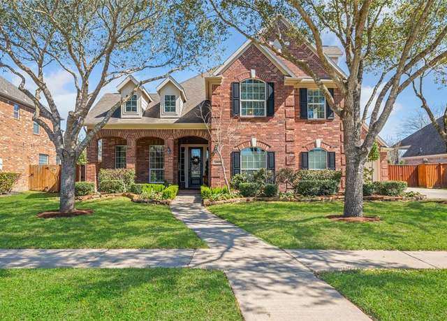 Property at 2405 Pebble Lodge Ln, Friendswood, TX 77546, 4 beds, 3.5 baths