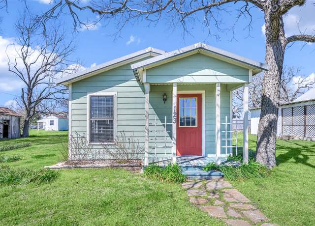 Property at 123 E Thigpen, Carmine, TX 78932, 1 bed, 1 bath