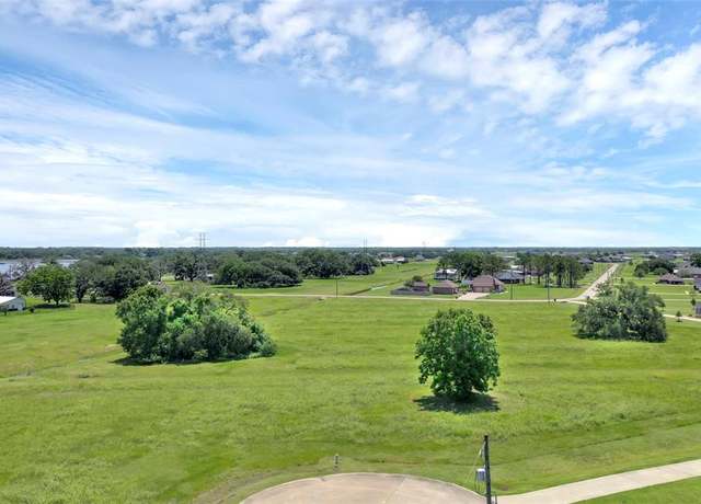 Property at 1008 Lone Star Ct, Angleton, TX 77515