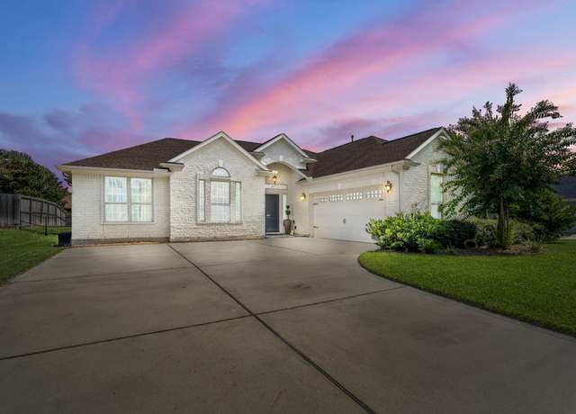 Property at 90 Victoria Dr W, Montgomery, TX 77356, 3 beds, 2 baths