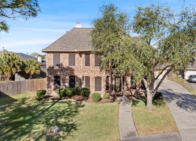 Property at 2901 Shore Line Ct, Seabrook, TX 77586, 5 beds, 3.5 baths
