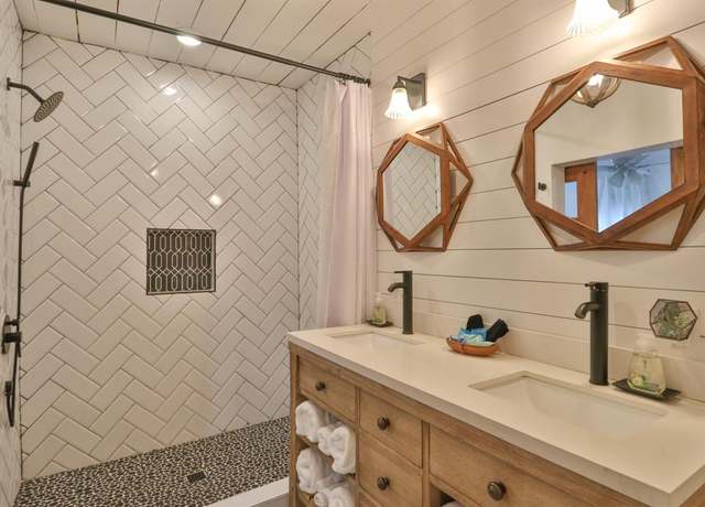 Property at 3919 Avenue K, Galveston, TX 77550, 2 beds, 2 baths