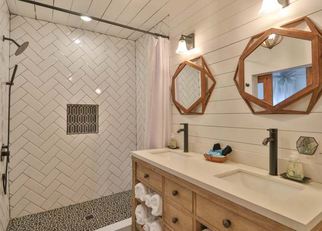 Property at 3919 Avenue K, Galveston, TX 77550, 2 beds, 2 baths