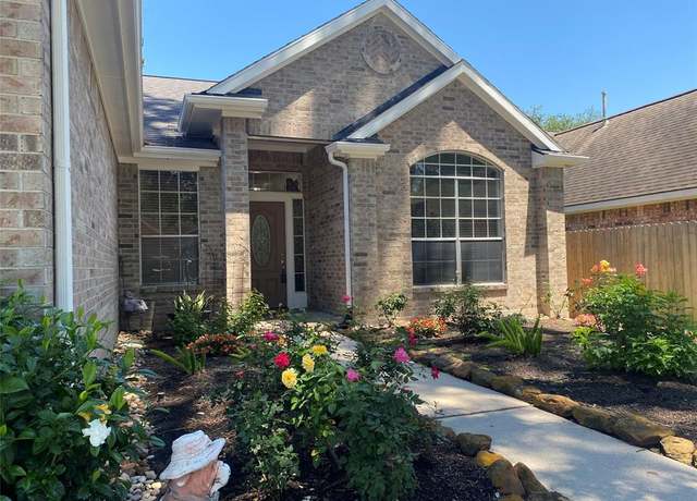 Property at 1727 Whispering Forest Dr, Kingwood, TX 77339, 3 beds, 2 baths