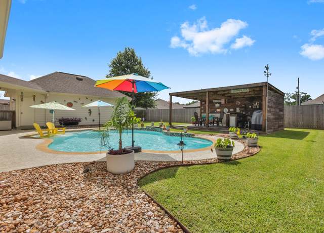 Property at 509 Ripkowski Dr, Dayton, TX 77535, 3 beds, 2 baths