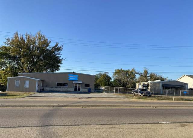 Property at 500 E Commerce St, Buffalo, TX 75831
