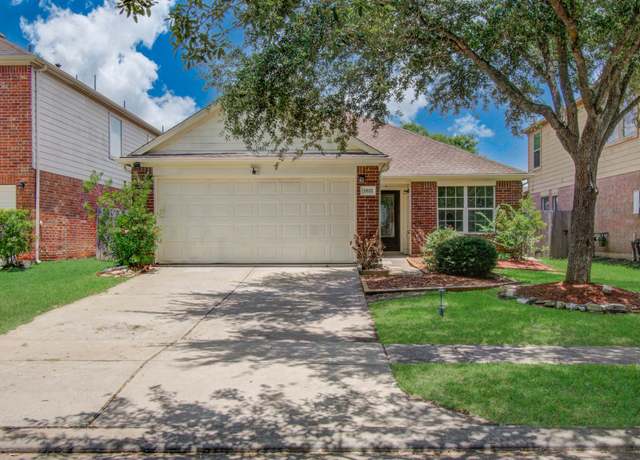 Property at 5822 Kenwood Dr, Missouri City, TX 77459, 3 beds, 2 baths