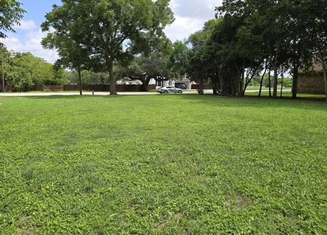 Property at 110 E 9th St, Flatonia, TX 78941